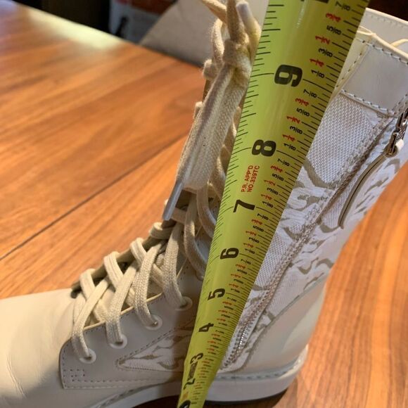 Fendi biker/combat boot, off white, never worn, zipper close, leather, size 4 - Picture 14 of 16